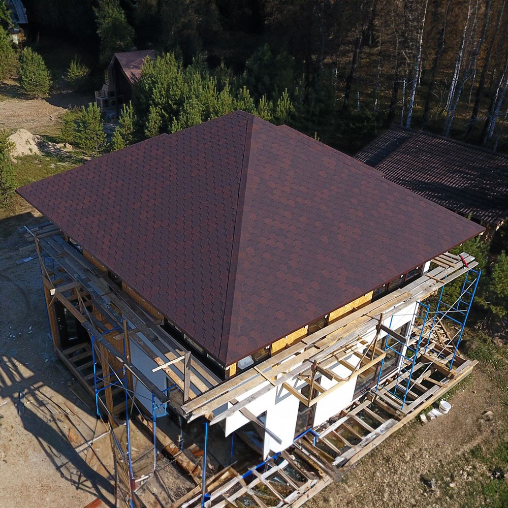 Шатровая крыша в Холме и Новгородской области